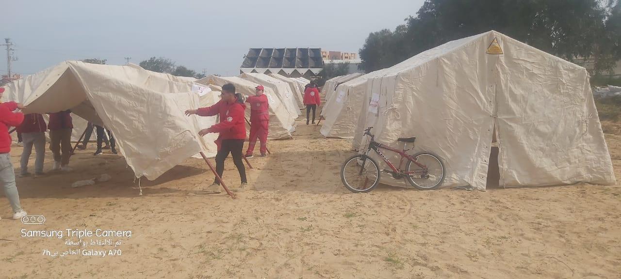 مصر تنشئ معسكرا للنازحين بخان يونس بسعة 400 خيمة و4 آلاف شخص