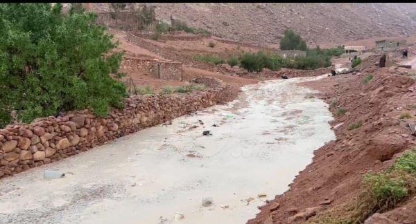 صور| أمطار غزيرة تغرق سانت كاترين بـ3 سيول