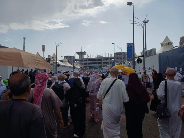 حجاج السياحة يواصلون رمي الجمرات في منى بمتابعة حثيثة من لجان وزارة السياحة والآثار