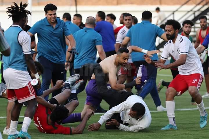 اشتباكات بين لاعبي حرس الحدود ونادي سبورتنج بعد ضياع حلم الصعود للدوري الممتاز