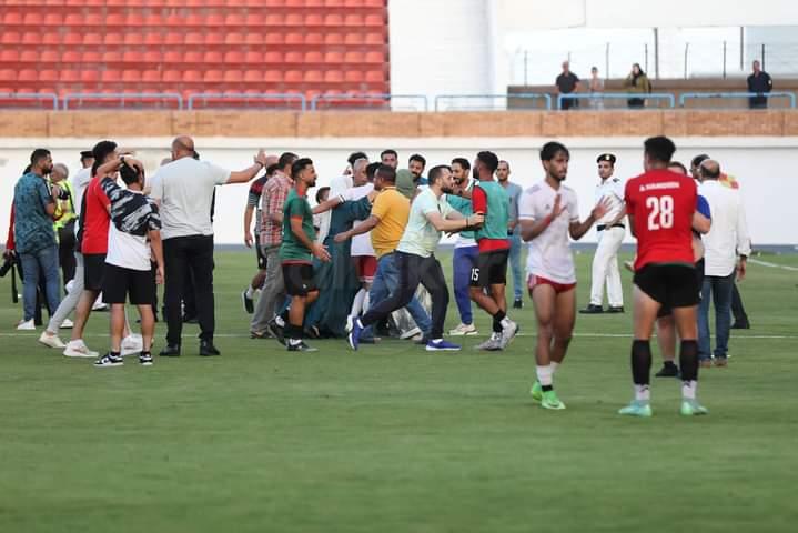 اشتباكات بين لاعبي حرس الحدود ونادي سبورتنج بعد ضياع حلم الصعود للدوري الممتاز