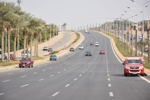 القاهرة الجديدة..شبكة طرق حديثة تربط المدينة بالعاصمة الإدارية وتُسهل حركة المرور