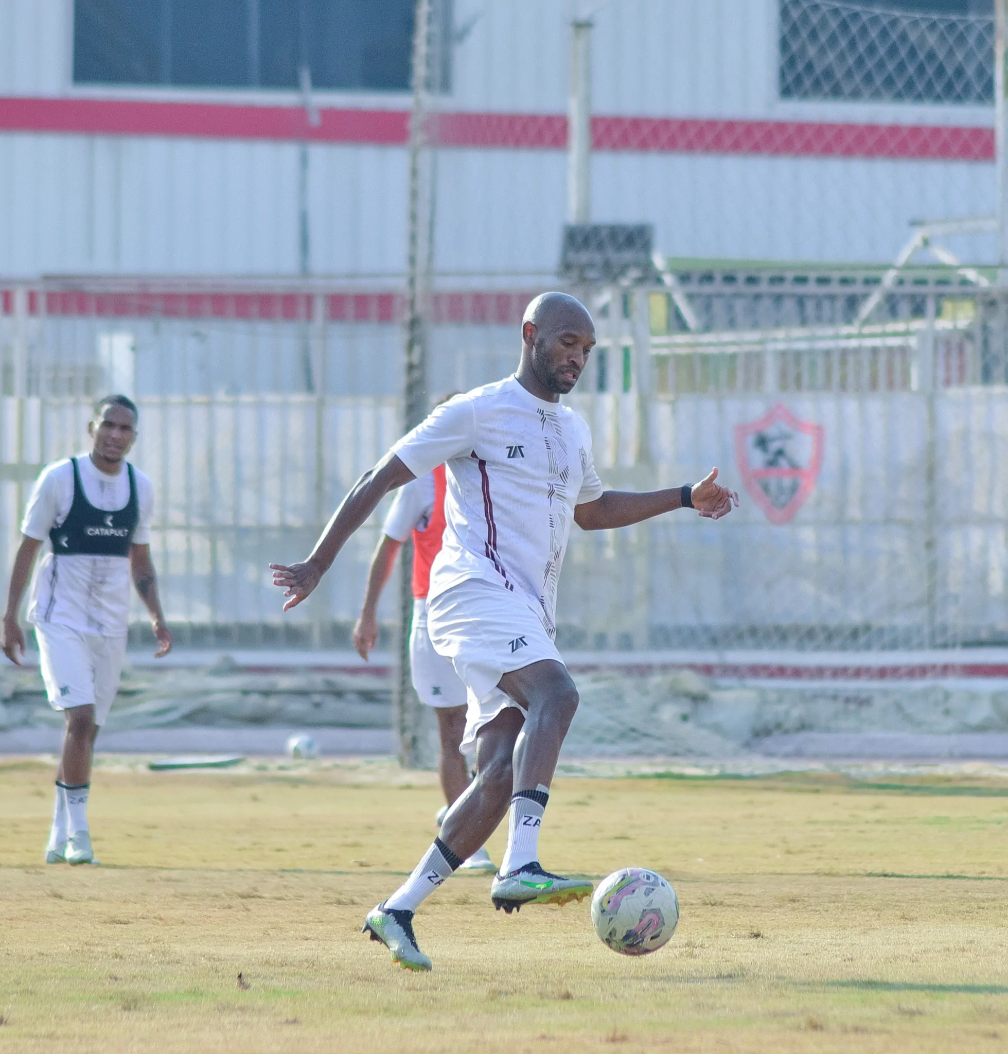 حسين لبيب يفتح تحقيقًا عاجلاً في تسريب مران الزمالك في السعودية