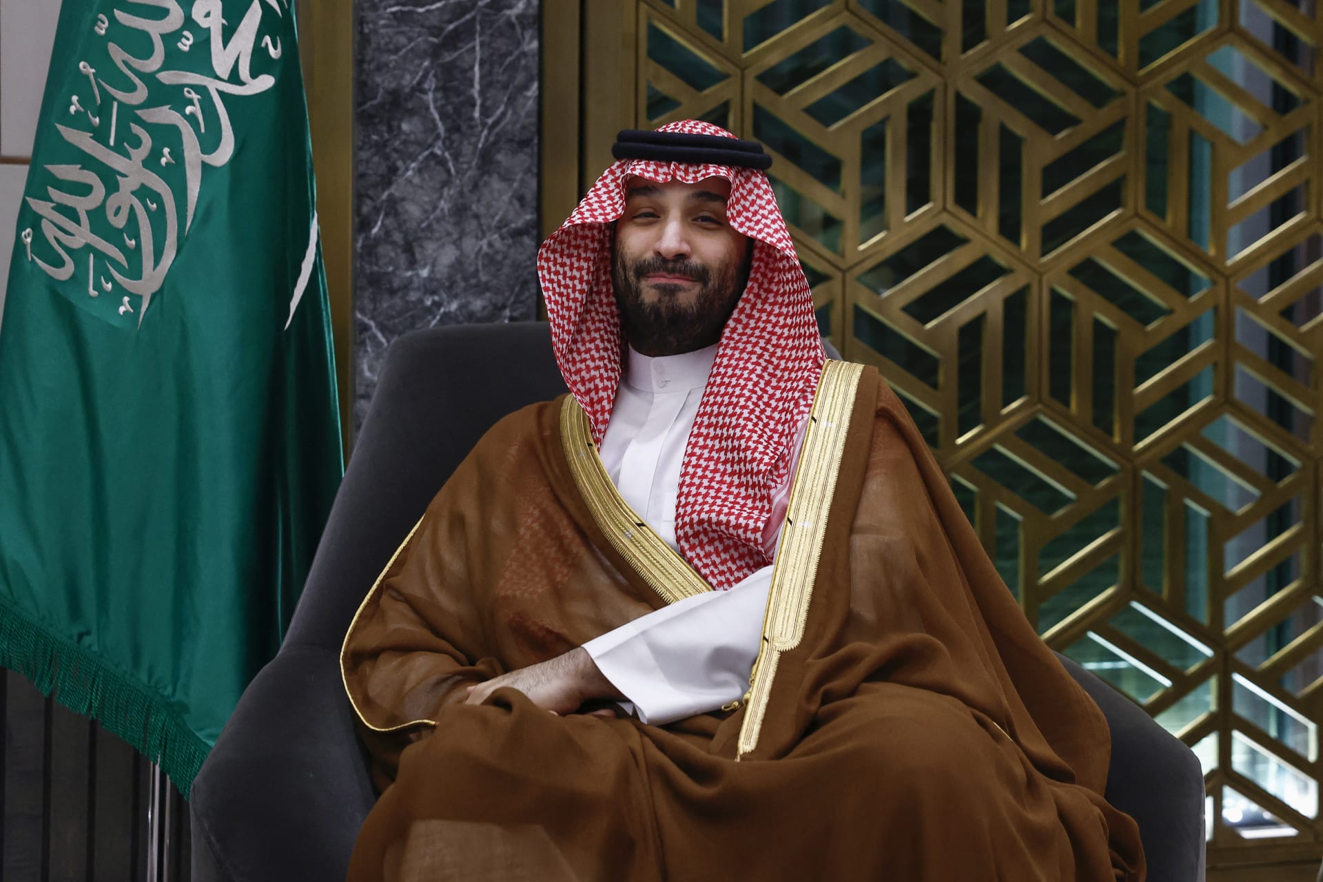 ولي العهد السعودي يزور القاهرة ويبحث مع الرئيس السيسي تعزيز العلاقات الثنائية والقضايا الإقليمية