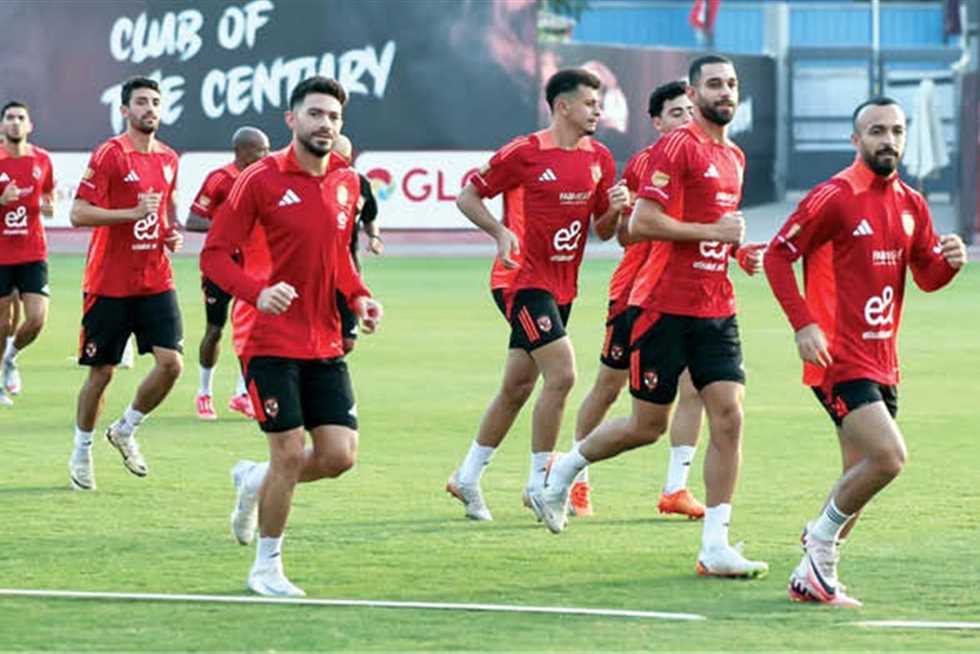 المدير الفني للأهلي يقرر اصطحاب 29 لاعباً في رحلة الإمارات لخوض السوبر المصري