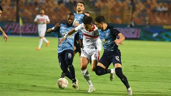 انتهاء أحداث الشوط الأول من مباراة الزمالك وبيراميدز بالتعادل الإيجابي بهدف لكل فريق