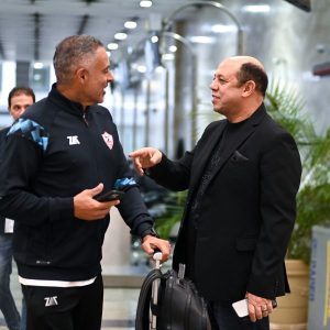 رئيس النصر الليبي يهدي الجماهير تذاكر مباراة الزمالك في اعتزال خالد حسين