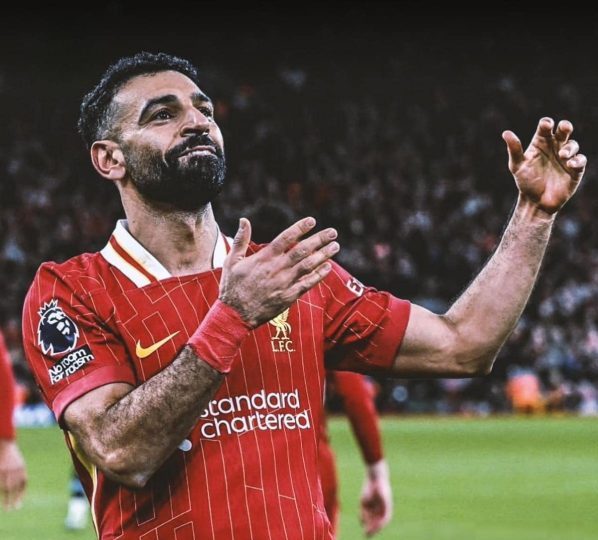 محمد صلاح يُتوج بجائزة أفضل لاعب في البريميرليج لشهر نوفمبر ويقترب من معادلة الرقم القياسي