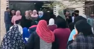 إقبال كثيف من المواطنين بالدقهلية والقليوبية لتحرير توكيلات تأسيس حزب الجبهة الوطنية.. صور