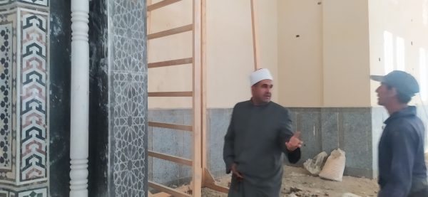 مدير أوقاف جنوب سيناء يتفقد أعمال تجديد مسجد شهداء الروضة في طور سيناء