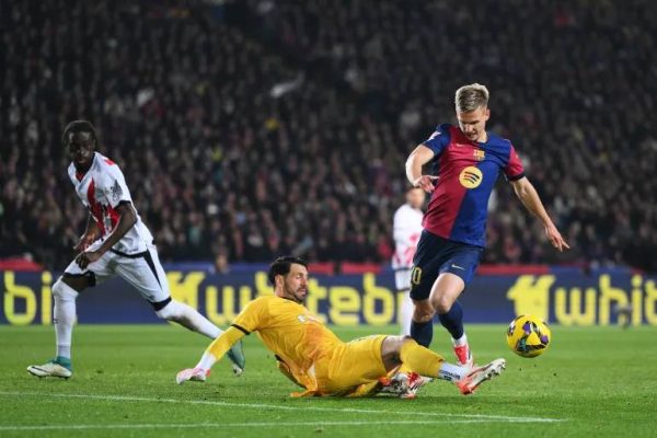 برشلونة يحافظ على صدارة الدوري الإسباني بعد الفوز على رايو فاليكانو 1-0 - 5 - سيناء الإخبارية