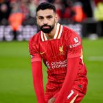 هل يرحل محمد صلاح؟.. ليفربول يقدم عرضًا 