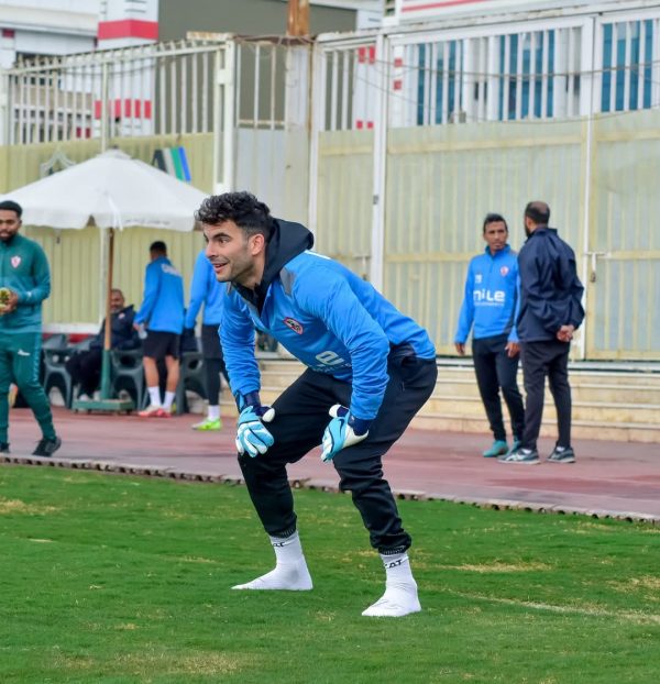 أحمد سيد زيزو يظهر في مركز حراسة المرمى خلال مران الزمالك - 7 - سيناء الإخبارية