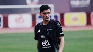 أشرف بن شرقي يسجل أول مشاركاته مع الأهلي خلال مواجهة الزمالك - 7 - سيناء الإخبارية