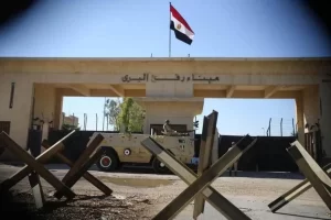 المعابر تحت سيطرة الاحتلال... والمساعدات متكدسة في سيناء منذ شهرين - 7 - سيناء الإخبارية