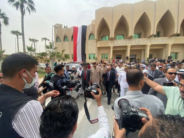 محافظ شمال سيناء يترأس احتفالات العيد القومي وذكرى تحرير سيناء.. صور - 7 - سيناء الإخبارية