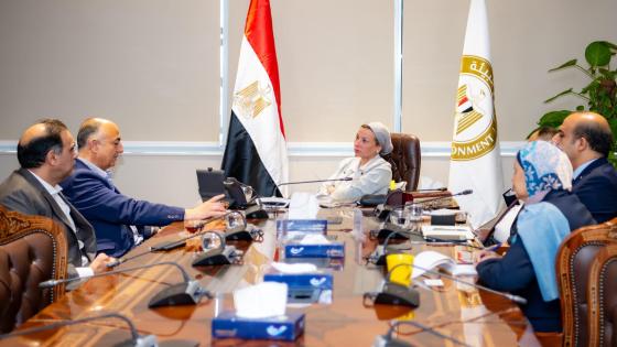 مصر تُعزّز منظومة إدارة المخلفات .. تيتان مصر تُشارك في بحث فرص الاستثمار في مجال تدوير المخلفات