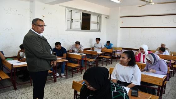 محافظ جنوب سيناء يتفقد لجان امتحانات الثانوية العامة بمدرسة شرم الشيخ الرسمية للغات