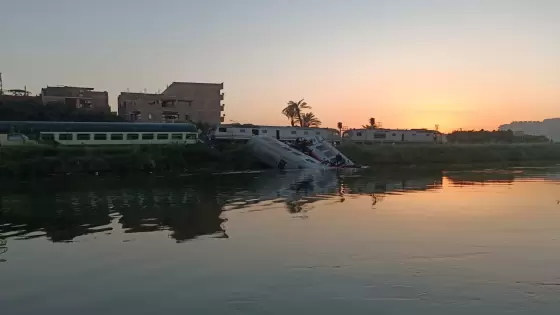 قوات الإنقاذ النهري تنجح في انتشال أول ضحية من حادث قطار المنيا وارتفاع عدد المصابين إلى 23